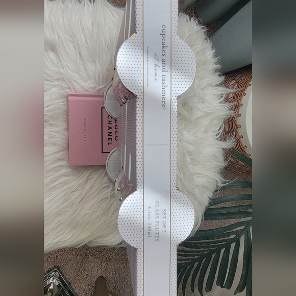 Cupcakes and Cashmere Starry Gold Studded Flute / Champagne Glass / Wine Glass - Picture 3 of 4